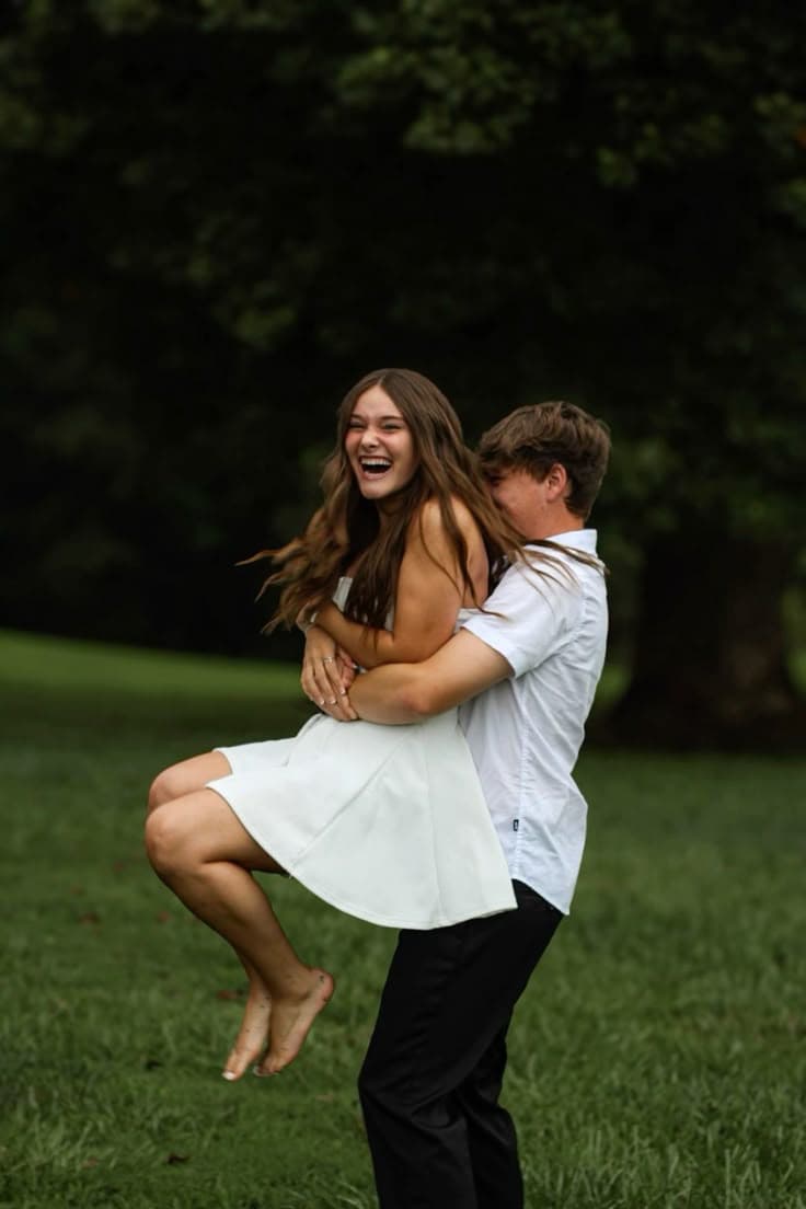 Psychologie online seznamování: Proč swipujeme doprava?